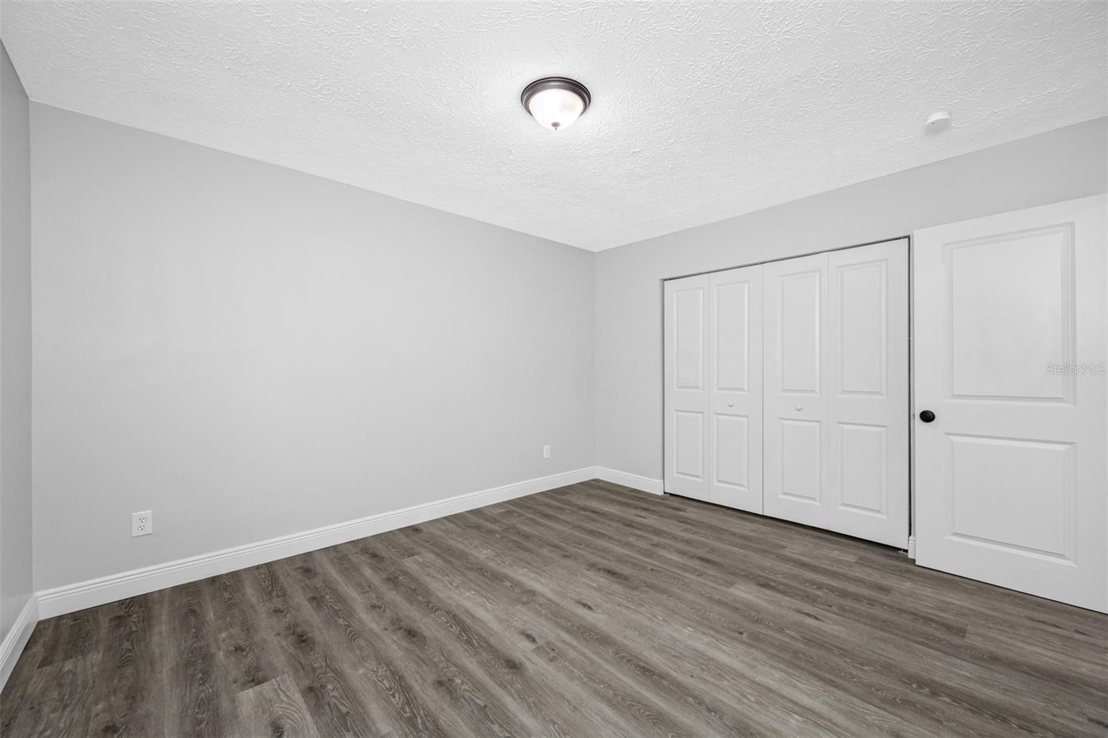 1712 W RIO VISTA AVE