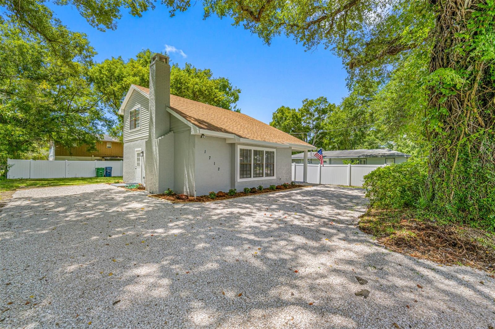 1712 W RIO VISTA AVE