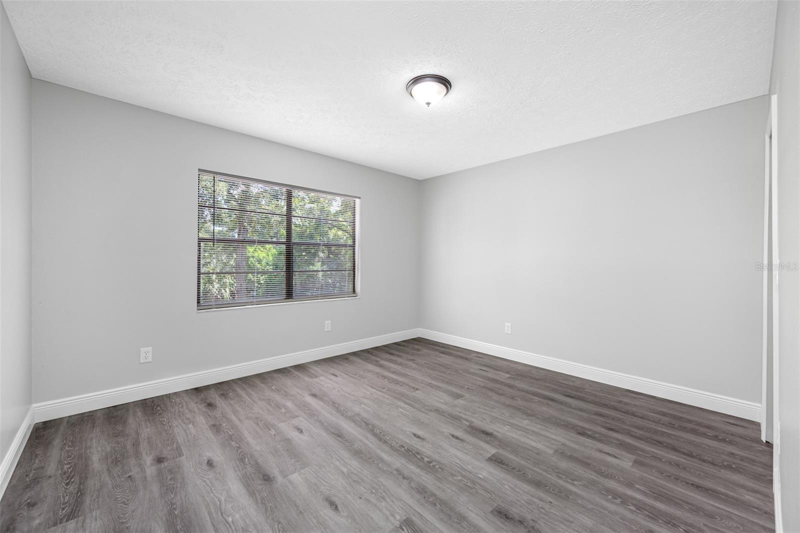 1712 W RIO VISTA AVE