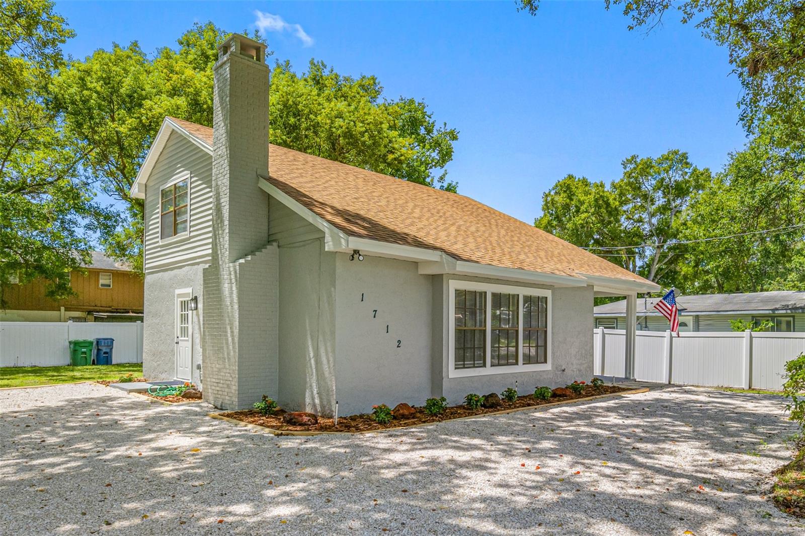 1712 W RIO VISTA AVE