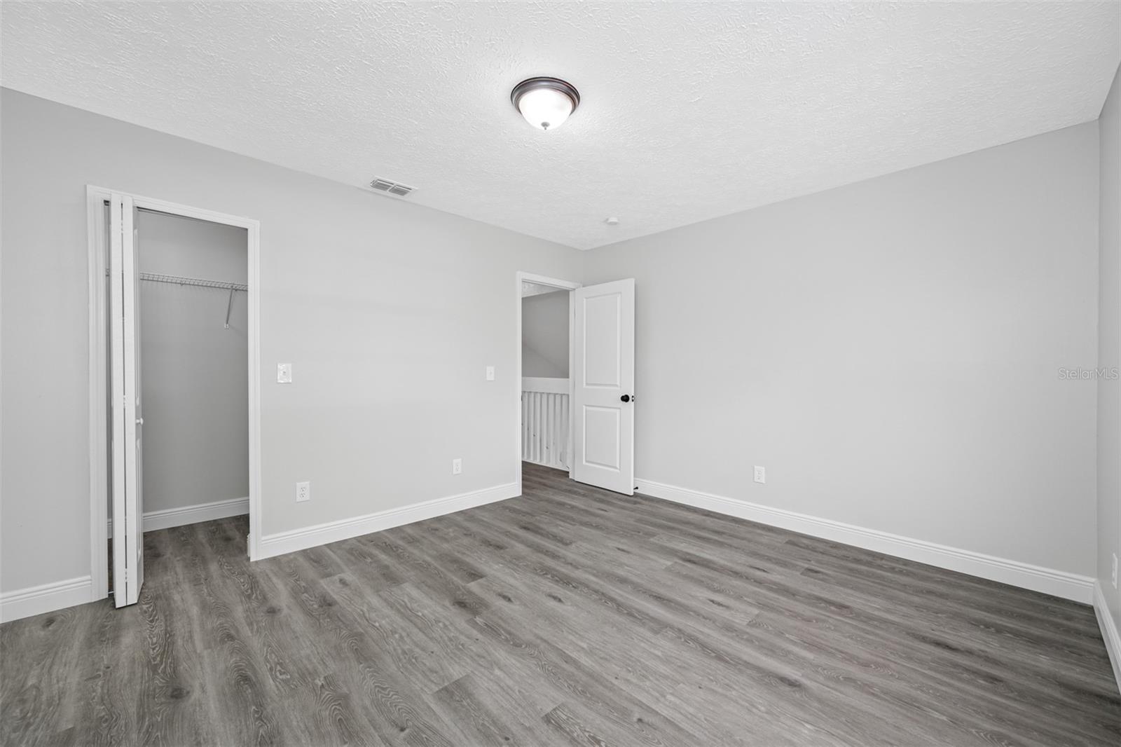 1712 W RIO VISTA AVE
