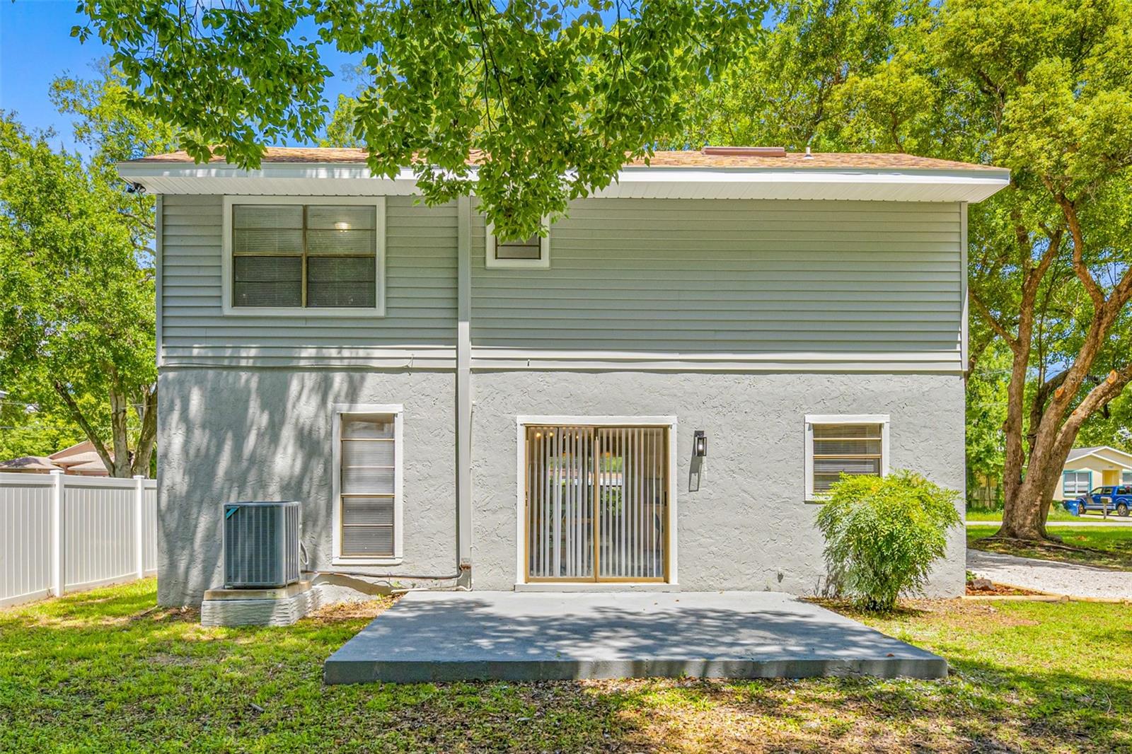 1712 W RIO VISTA AVE