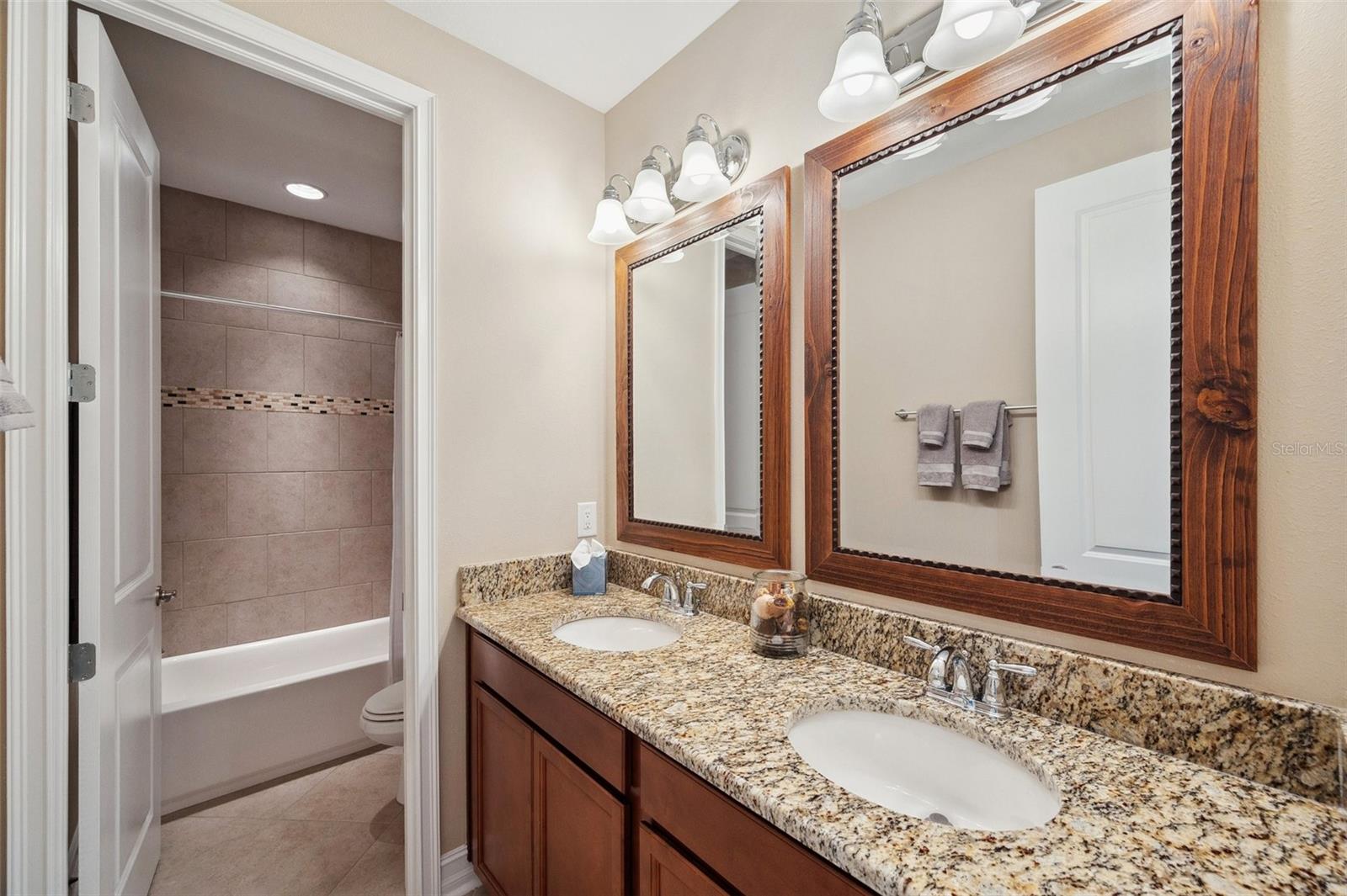 4043 EMPOLI CT