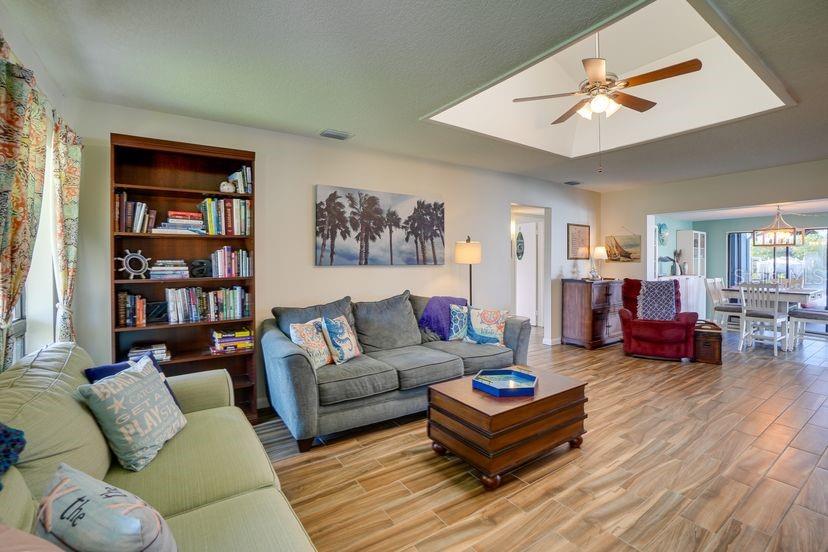 8722 THORNWOOD LN