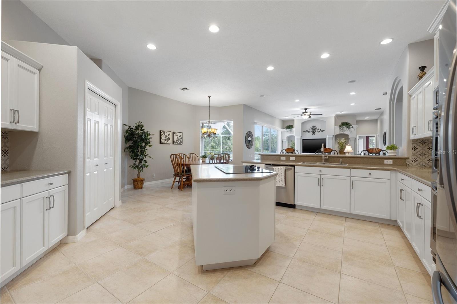 9348 DEER CREEK DR