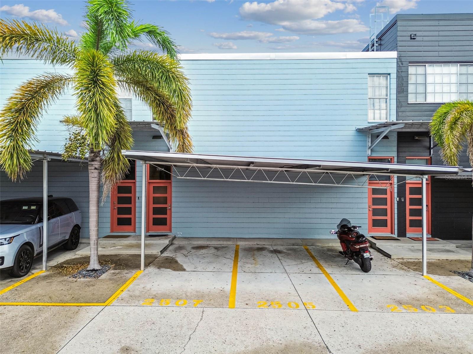 2505 W AZEELE ST