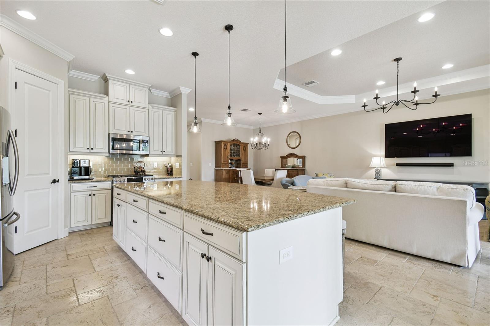 8621 GRAND ALBERATO RD