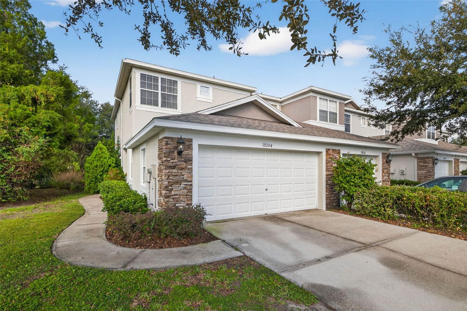 19204 STONE HEDGE DR