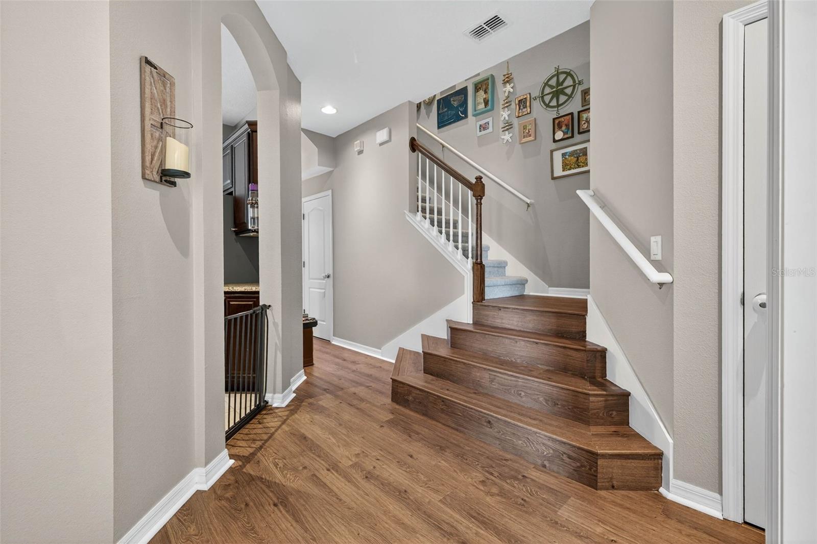 19204 STONE HEDGE DR