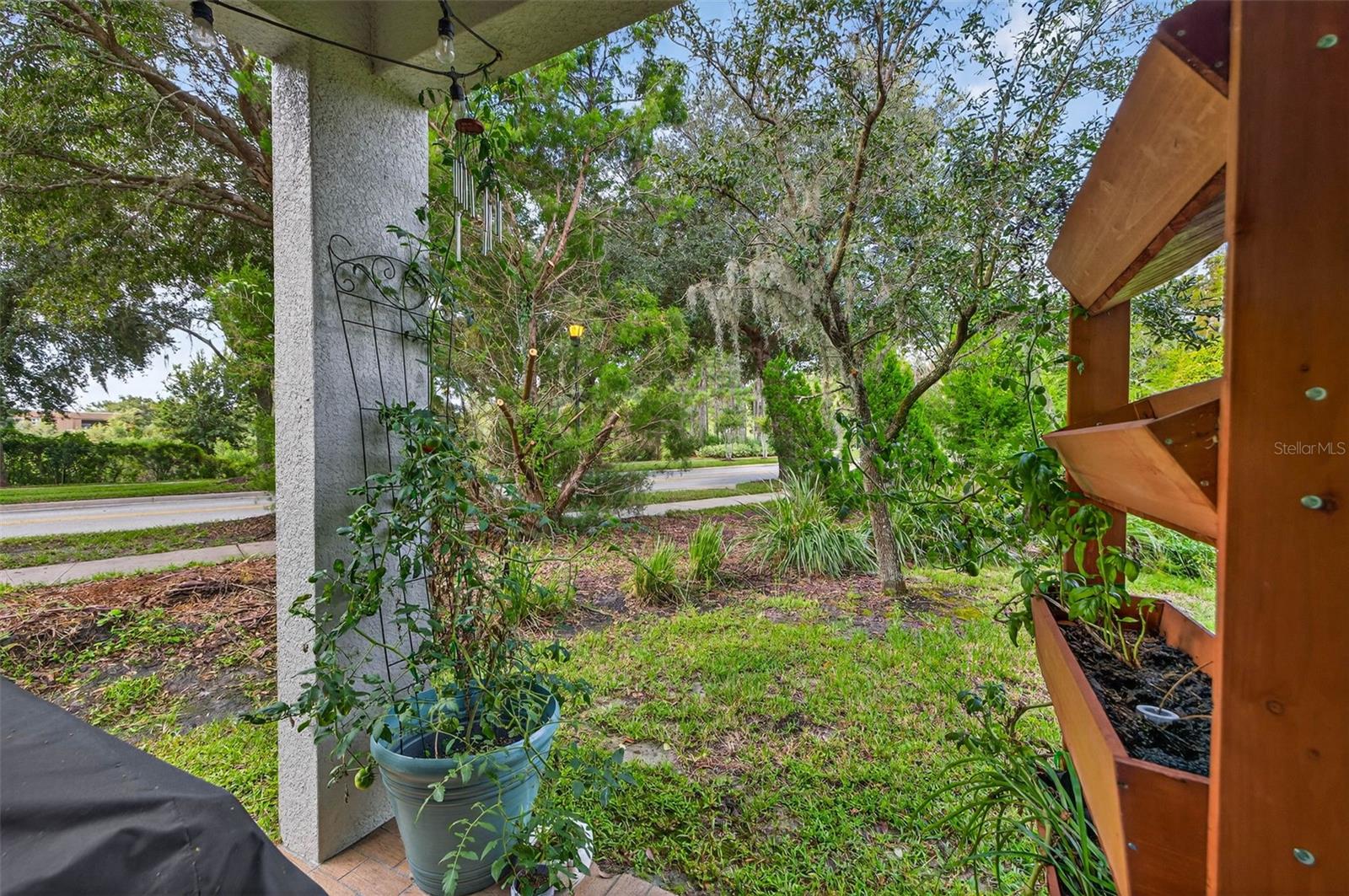 19204 STONE HEDGE DR