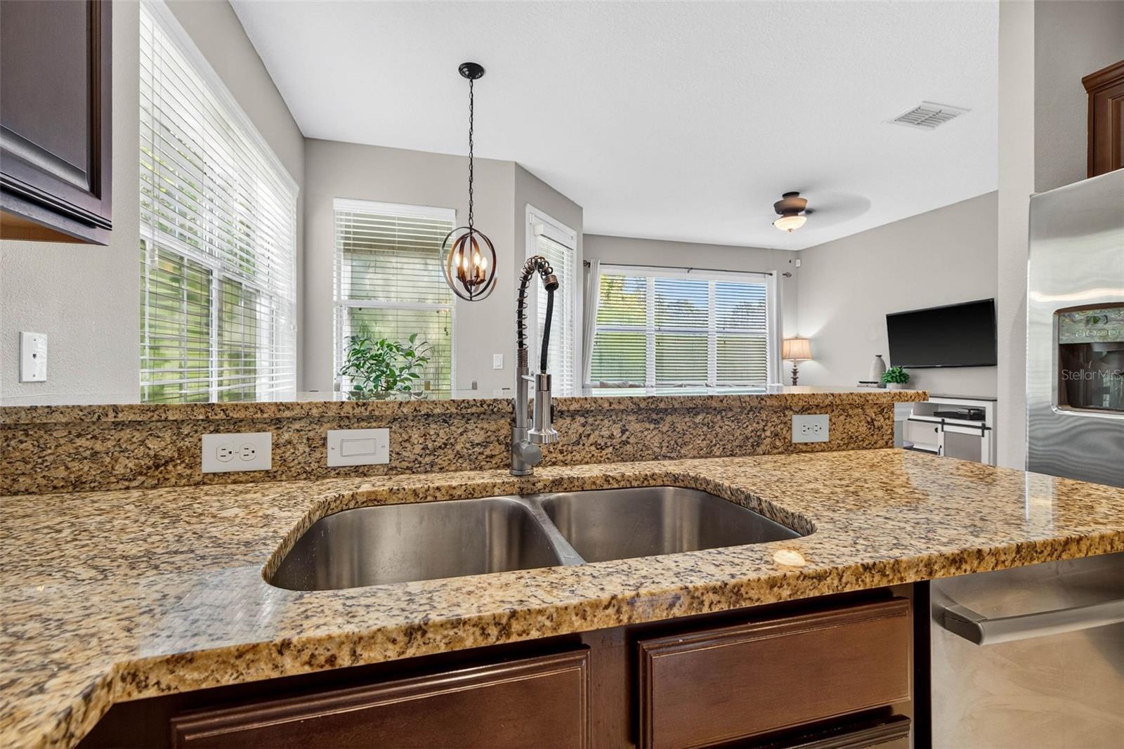 19204 STONE HEDGE DR