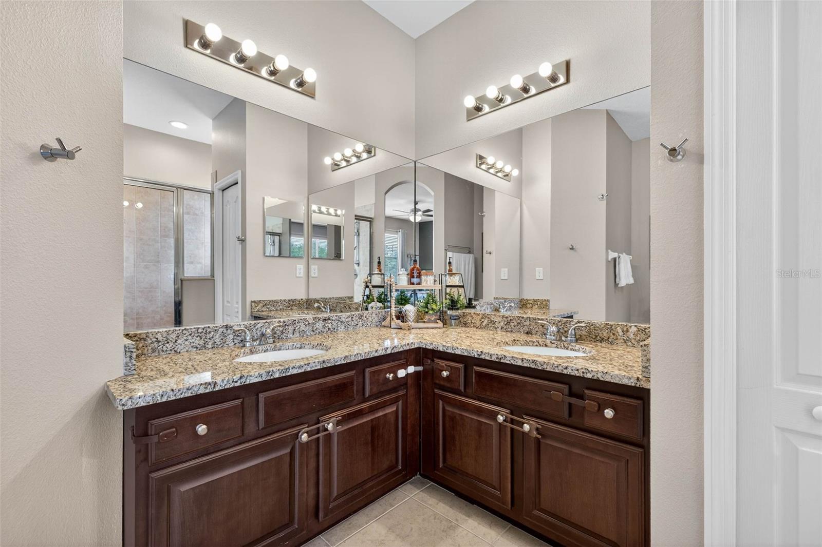 19204 STONE HEDGE DR