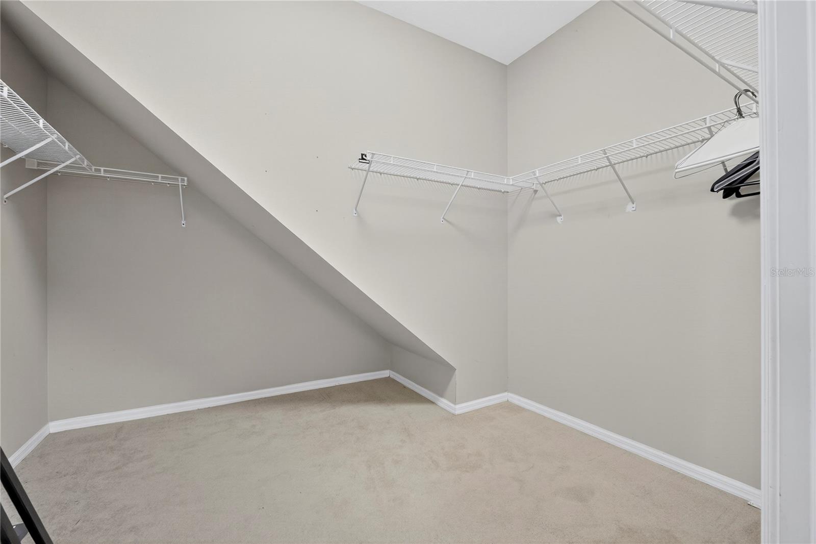 2352 ROSEHAVEN DR