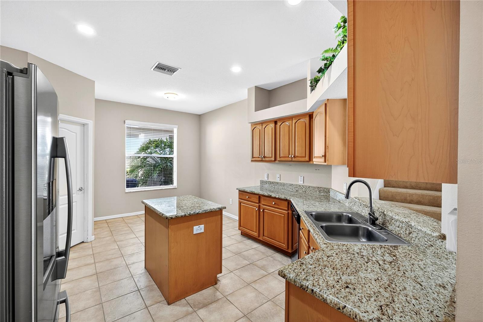 2352 ROSEHAVEN DR