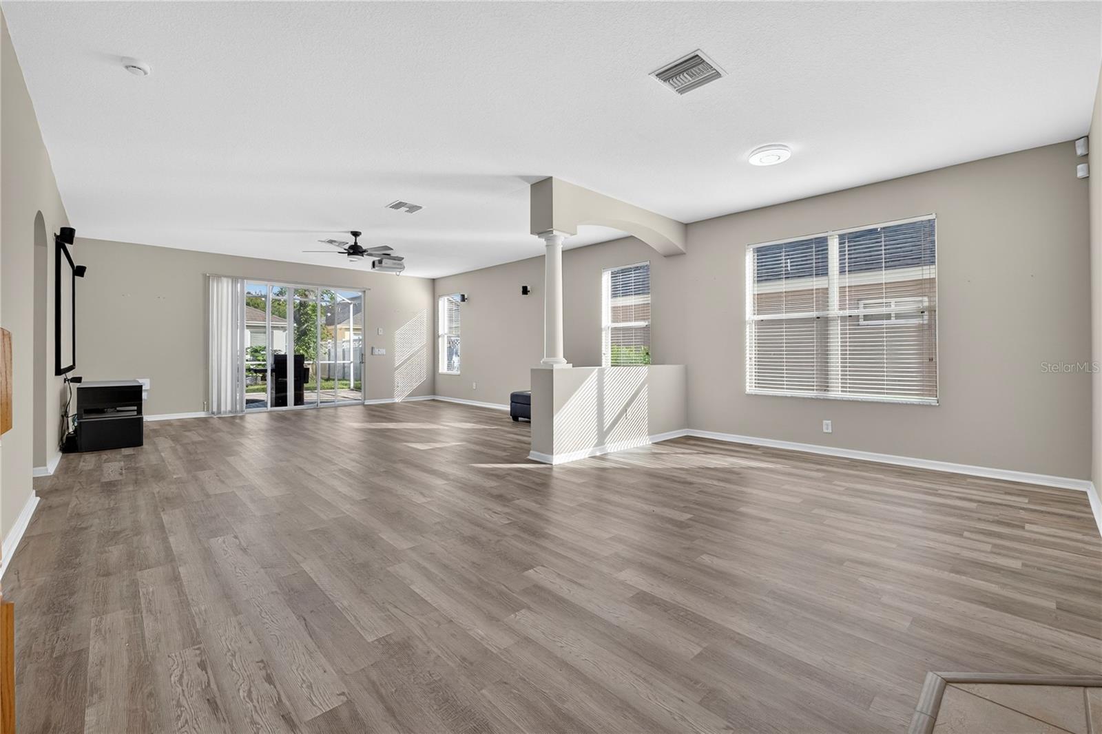 2352 ROSEHAVEN DR
