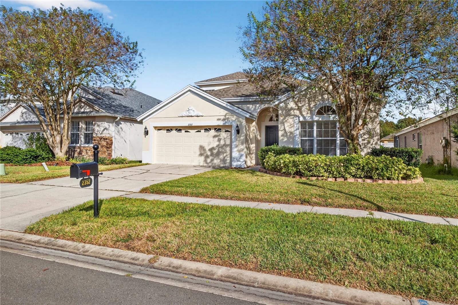 2352 ROSEHAVEN DR