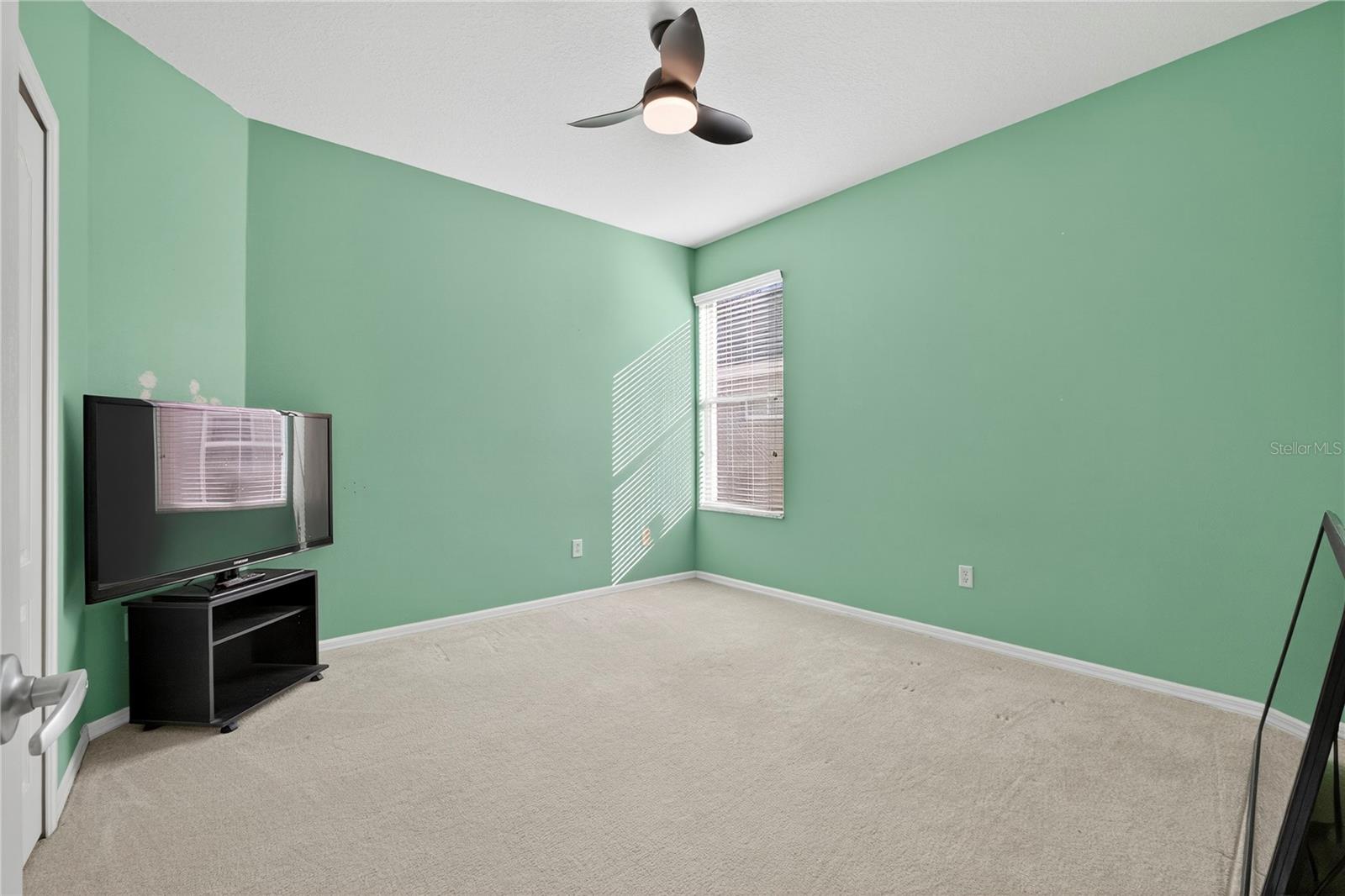 2352 ROSEHAVEN DR