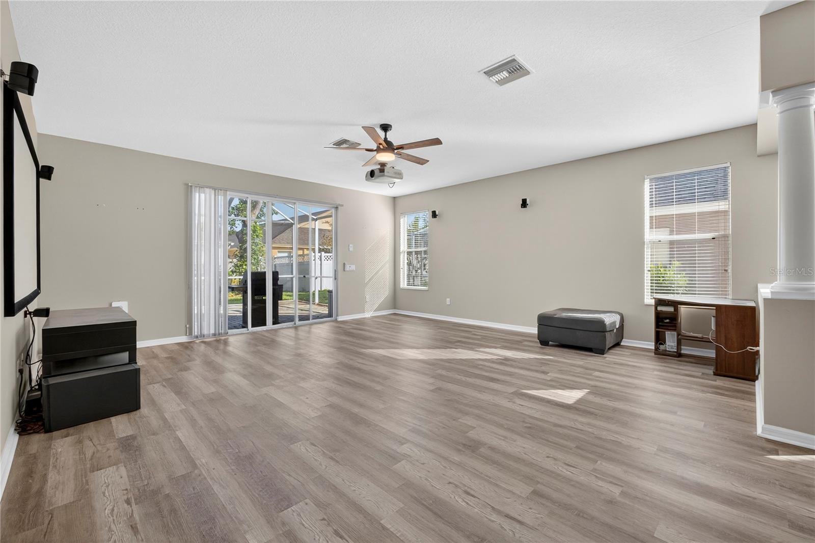 2352 ROSEHAVEN DR