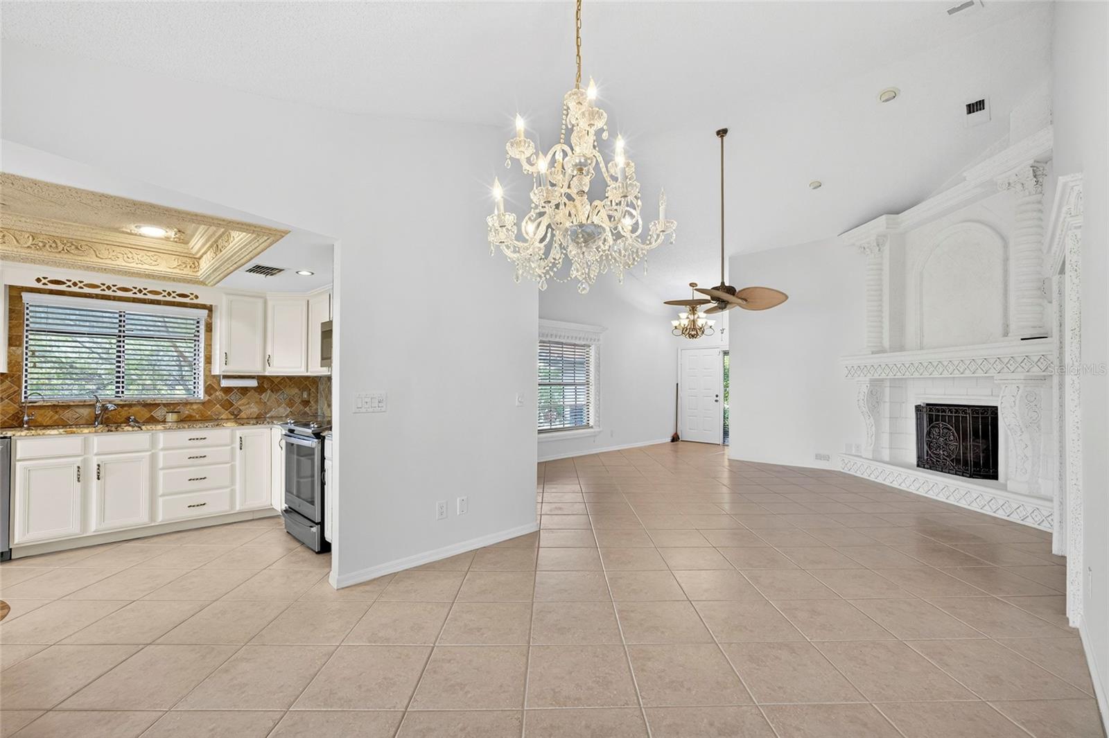 2620 ENTERPRISE RD E #E14