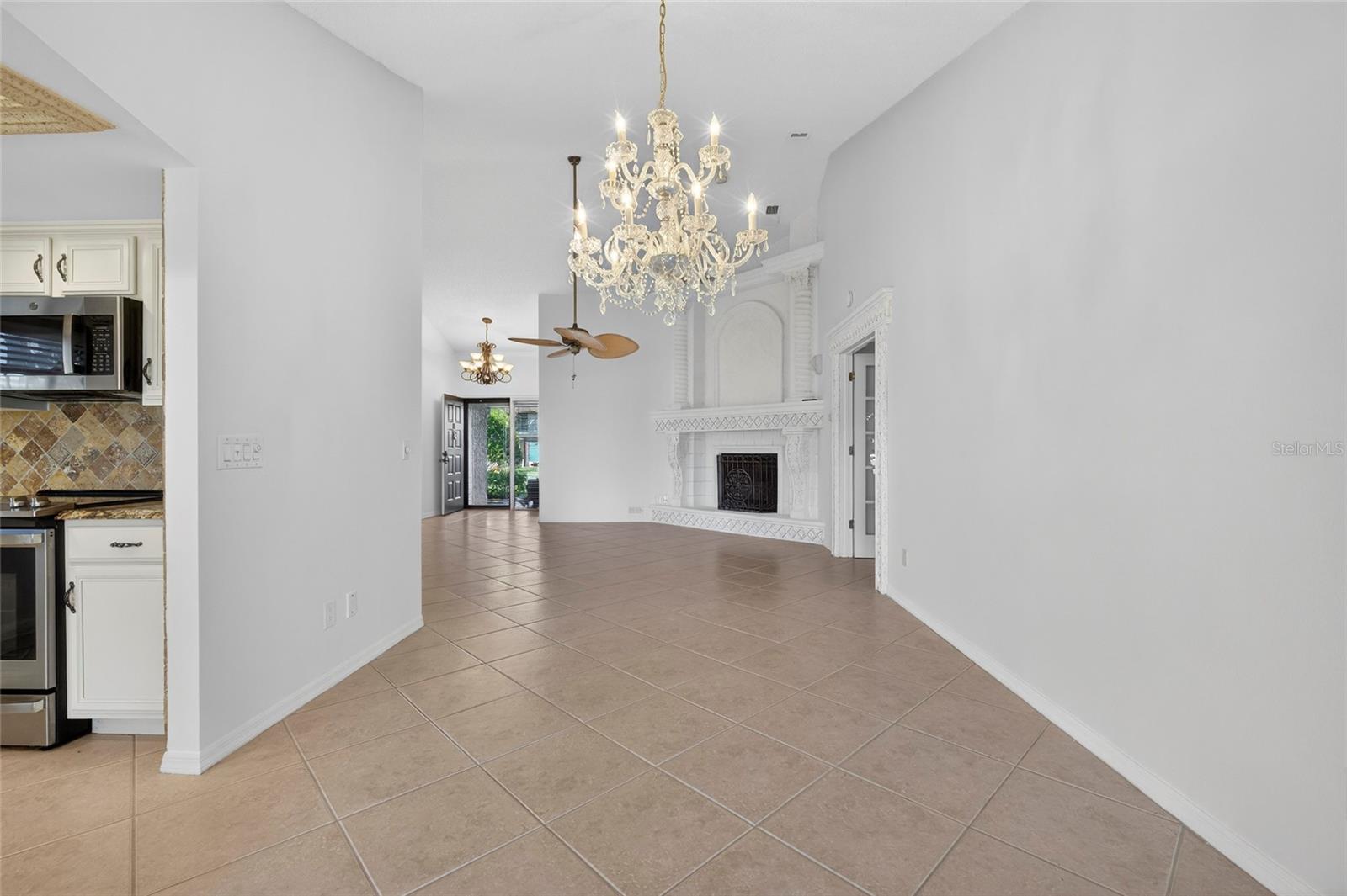 2620 ENTERPRISE RD E #E14