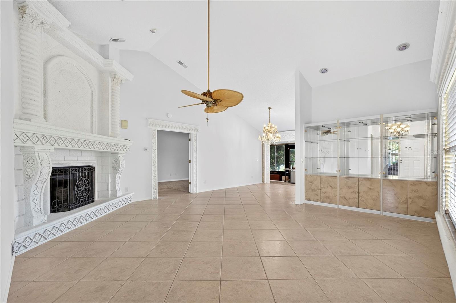 2620 ENTERPRISE RD E #E14