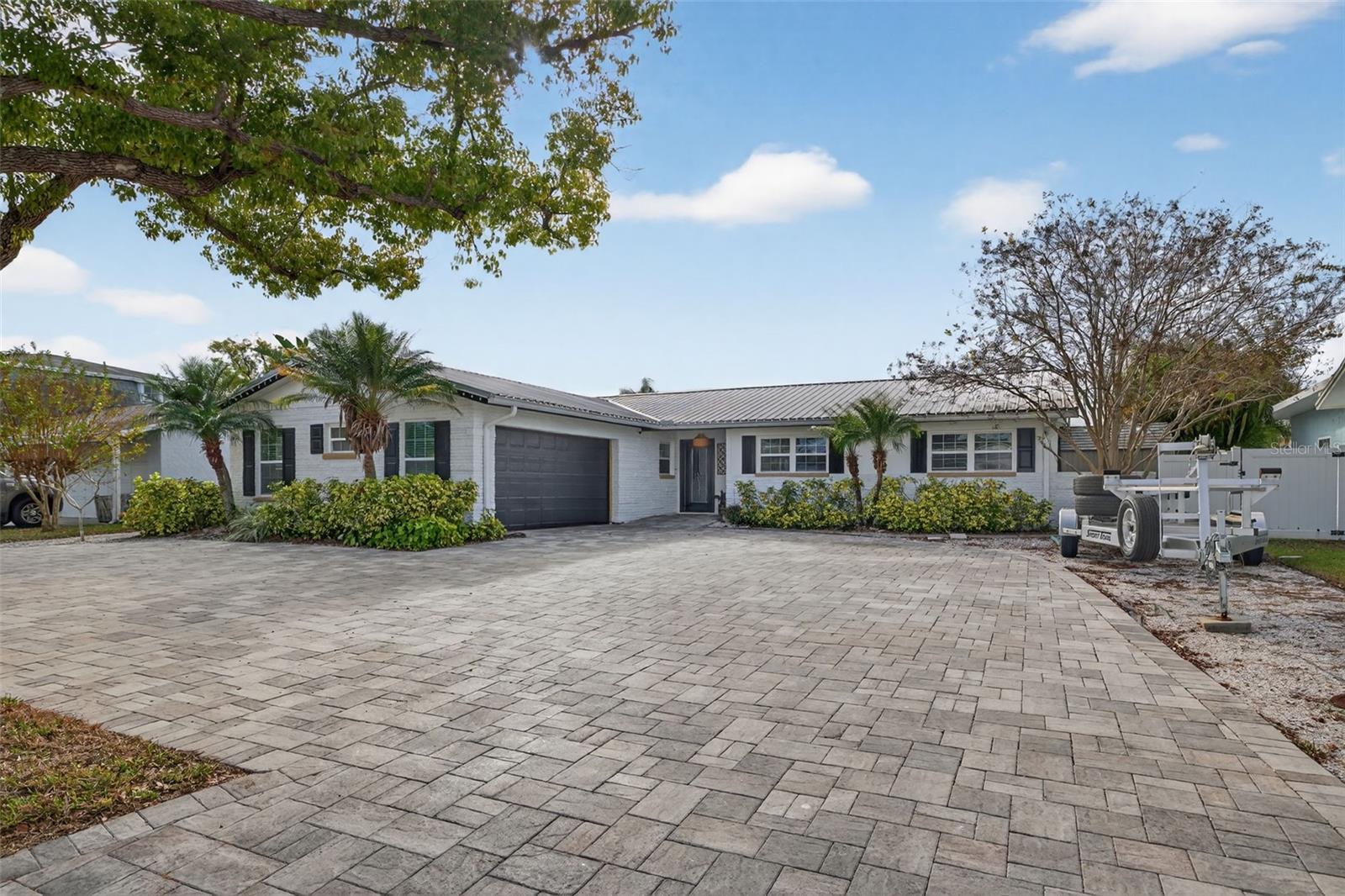 8718 PALISADES DR