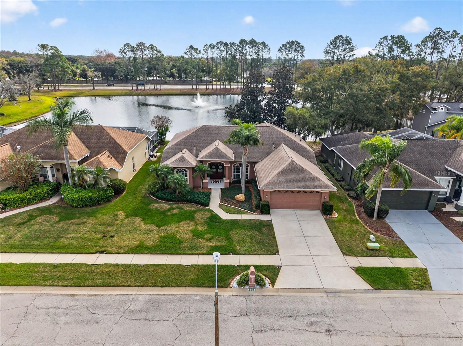 1628 GLEN OAK LN