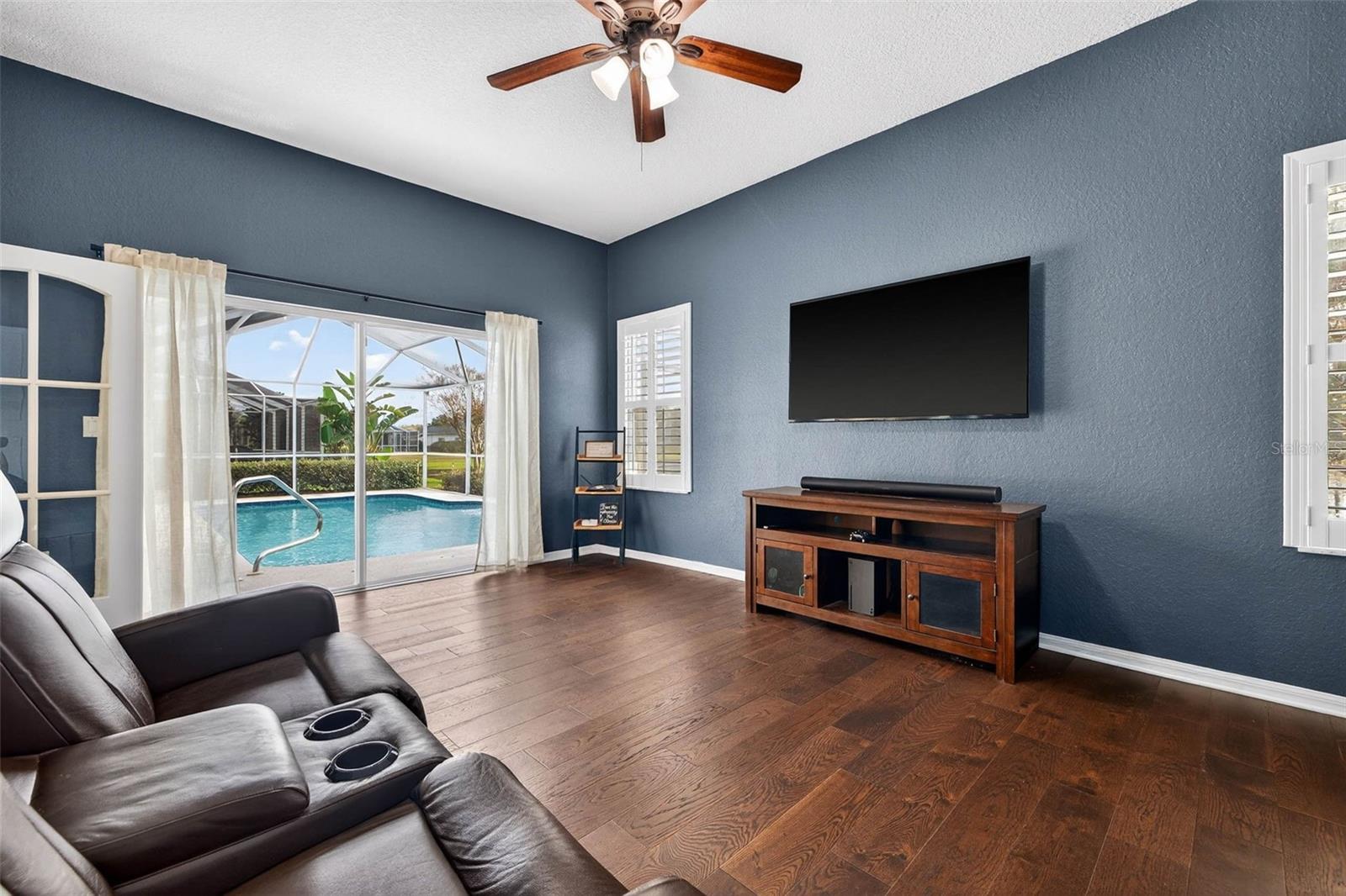1628 GLEN OAK LN