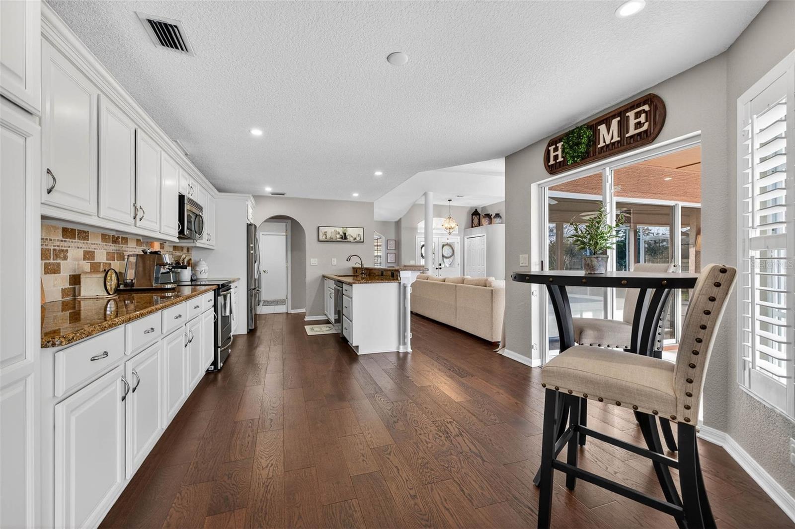 1628 GLEN OAK LN