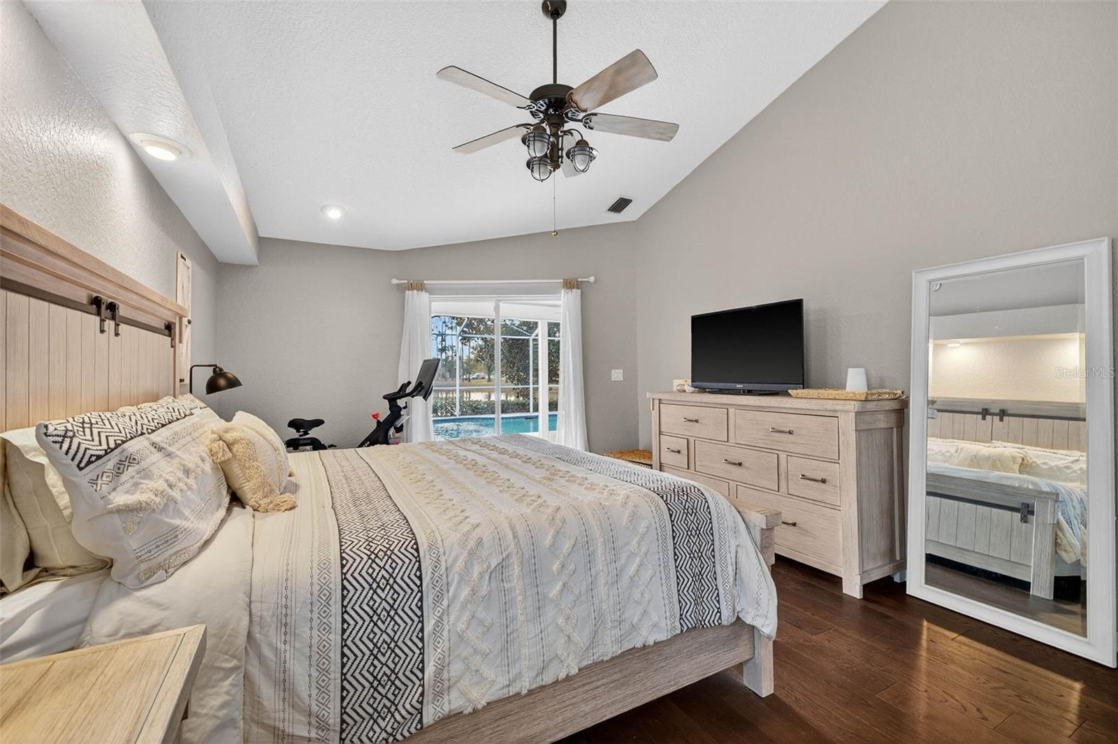 1628 GLEN OAK LN