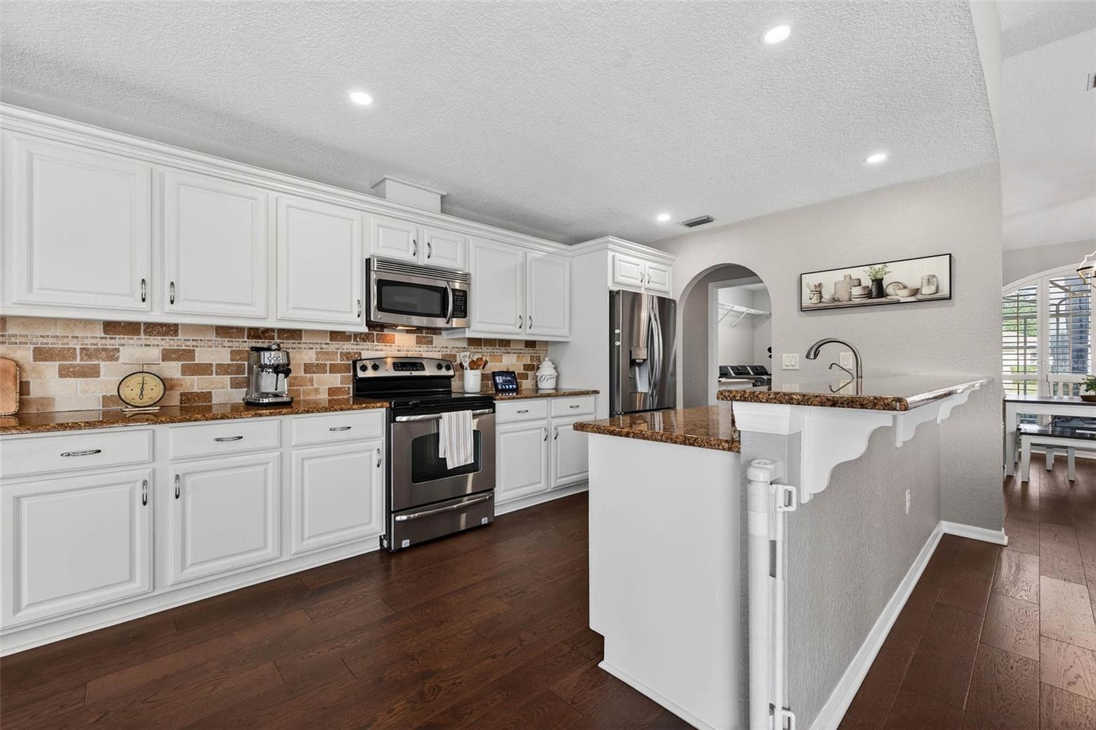 1628 GLEN OAK LN