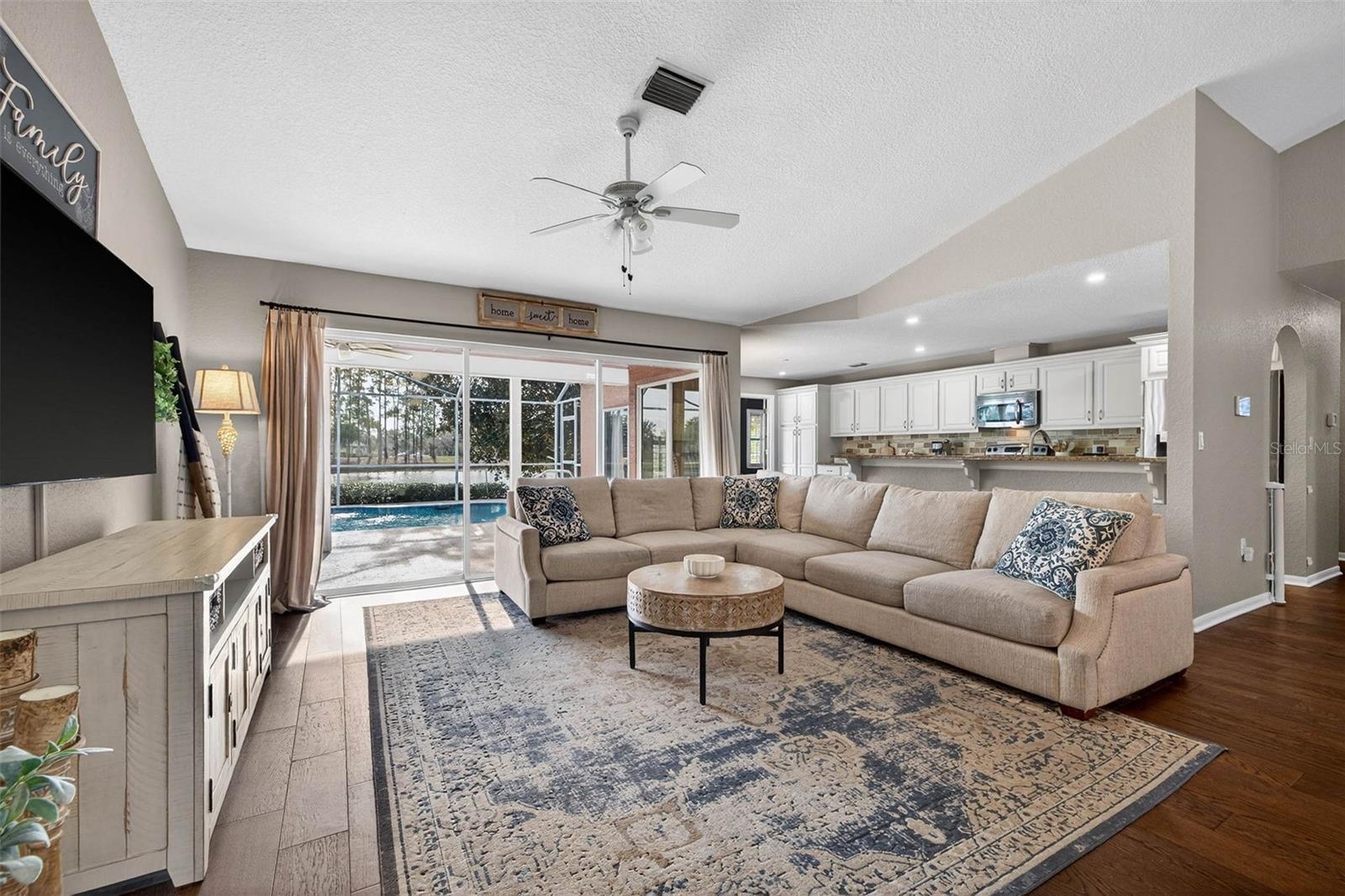 1628 GLEN OAK LN