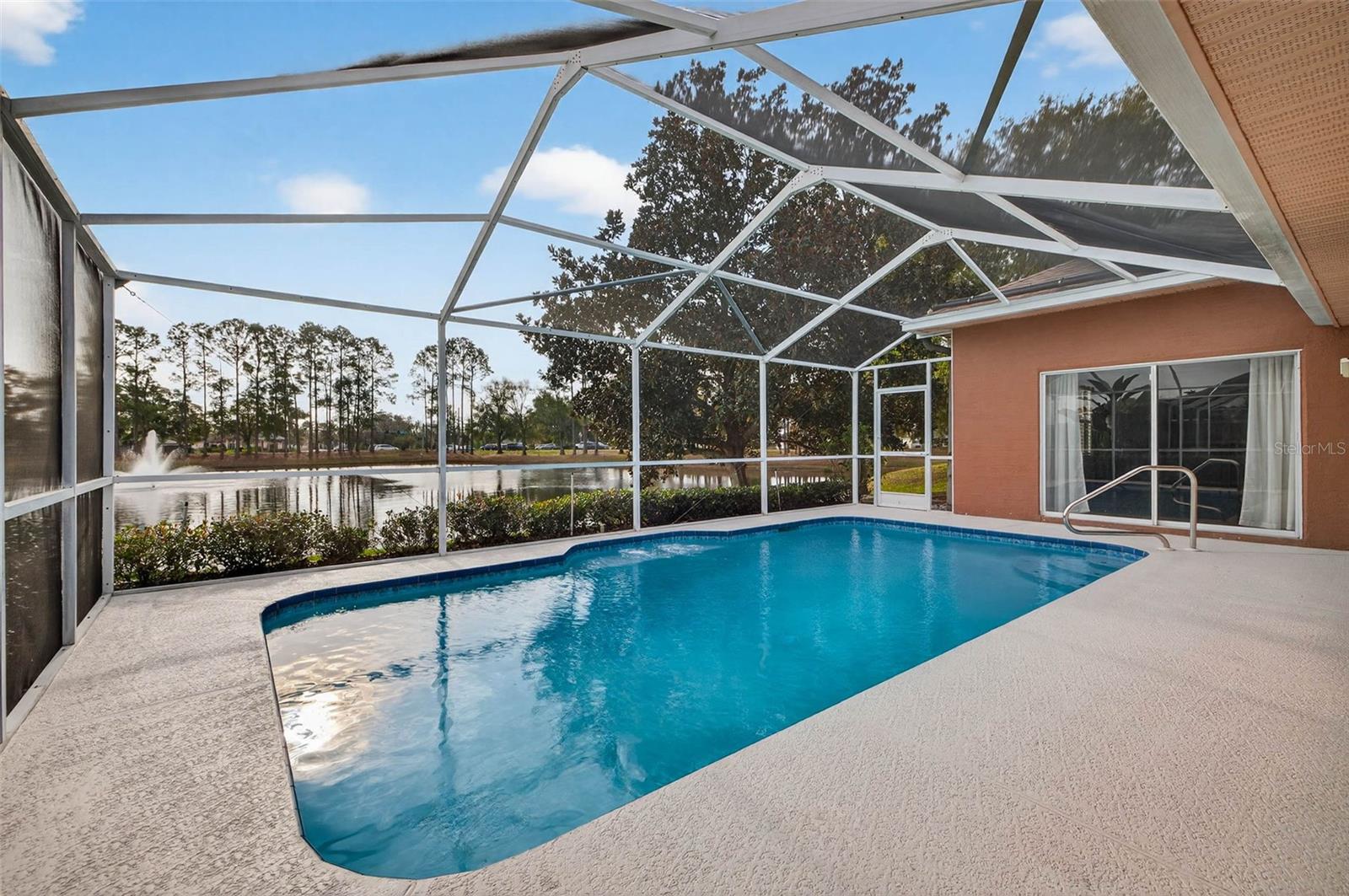 1628 GLEN OAK LN