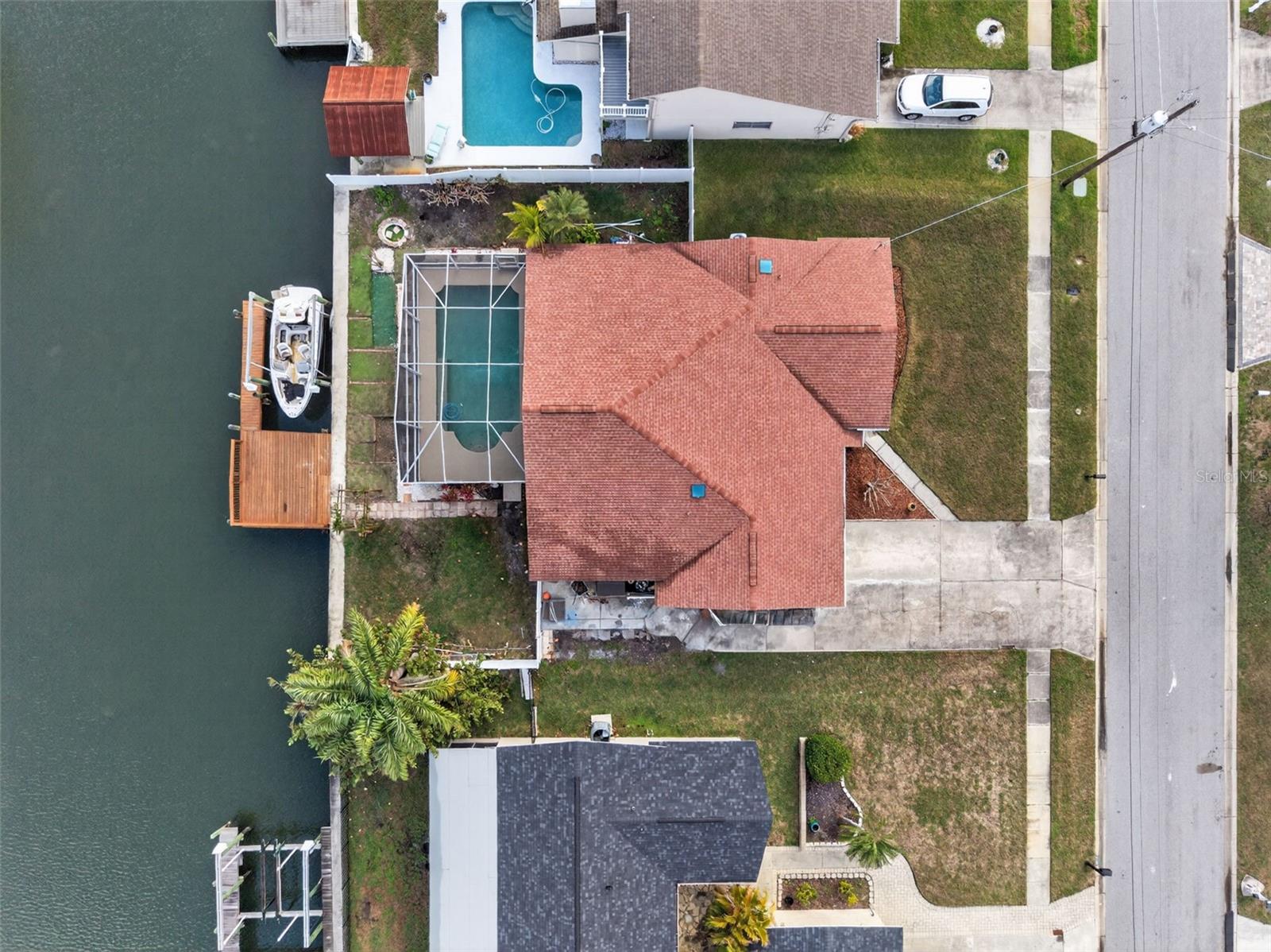 8711 BAY CREST LN