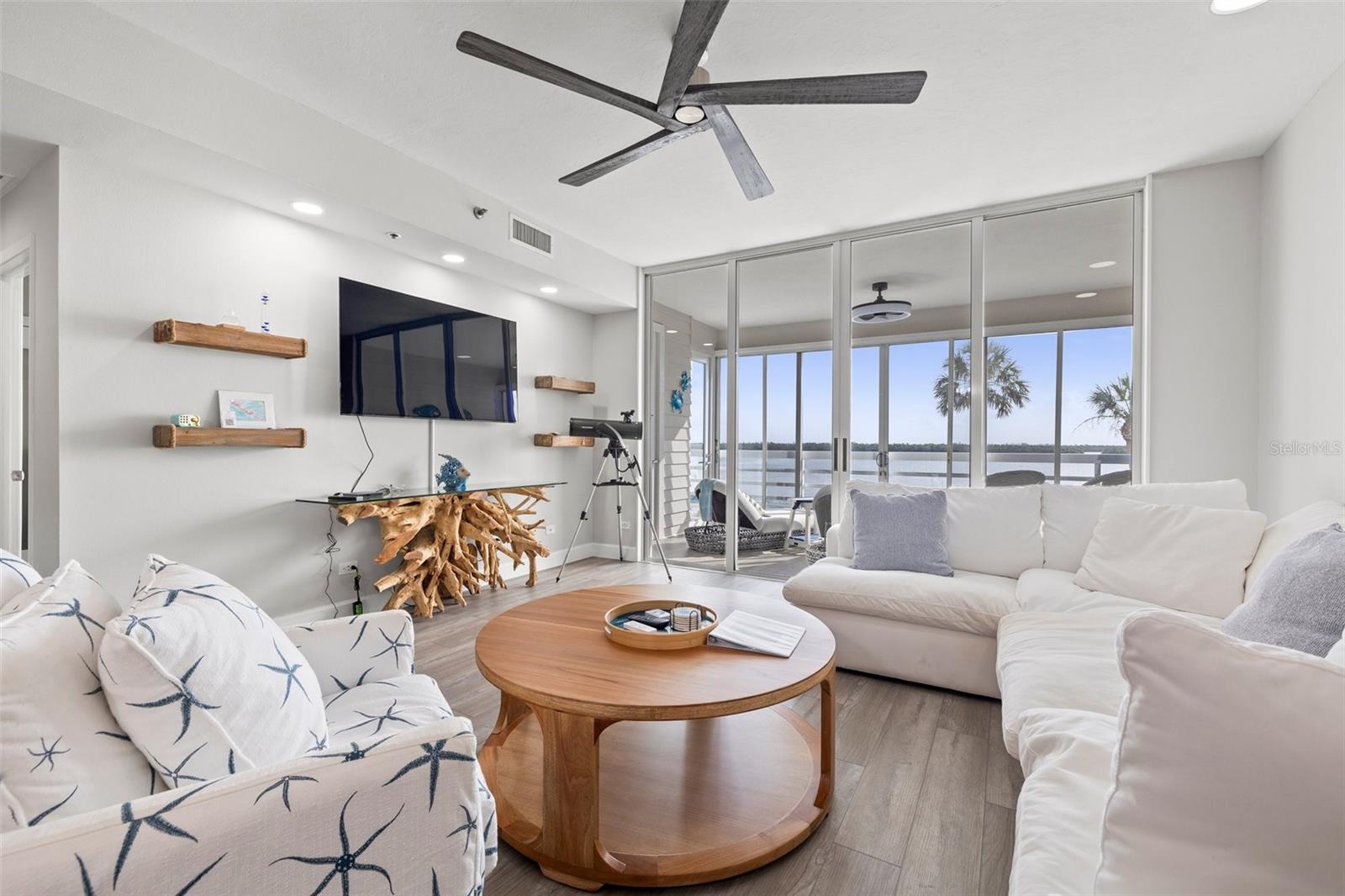 615 DREAM ISLAND PL #210