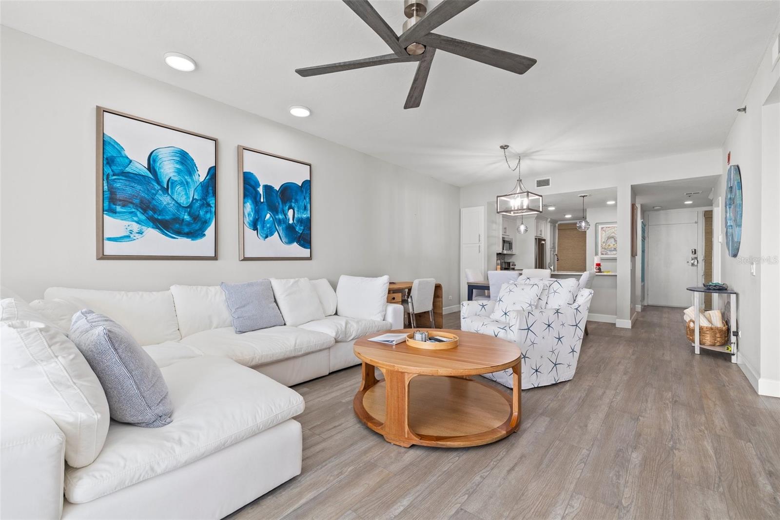 615 DREAM ISLAND PL #210