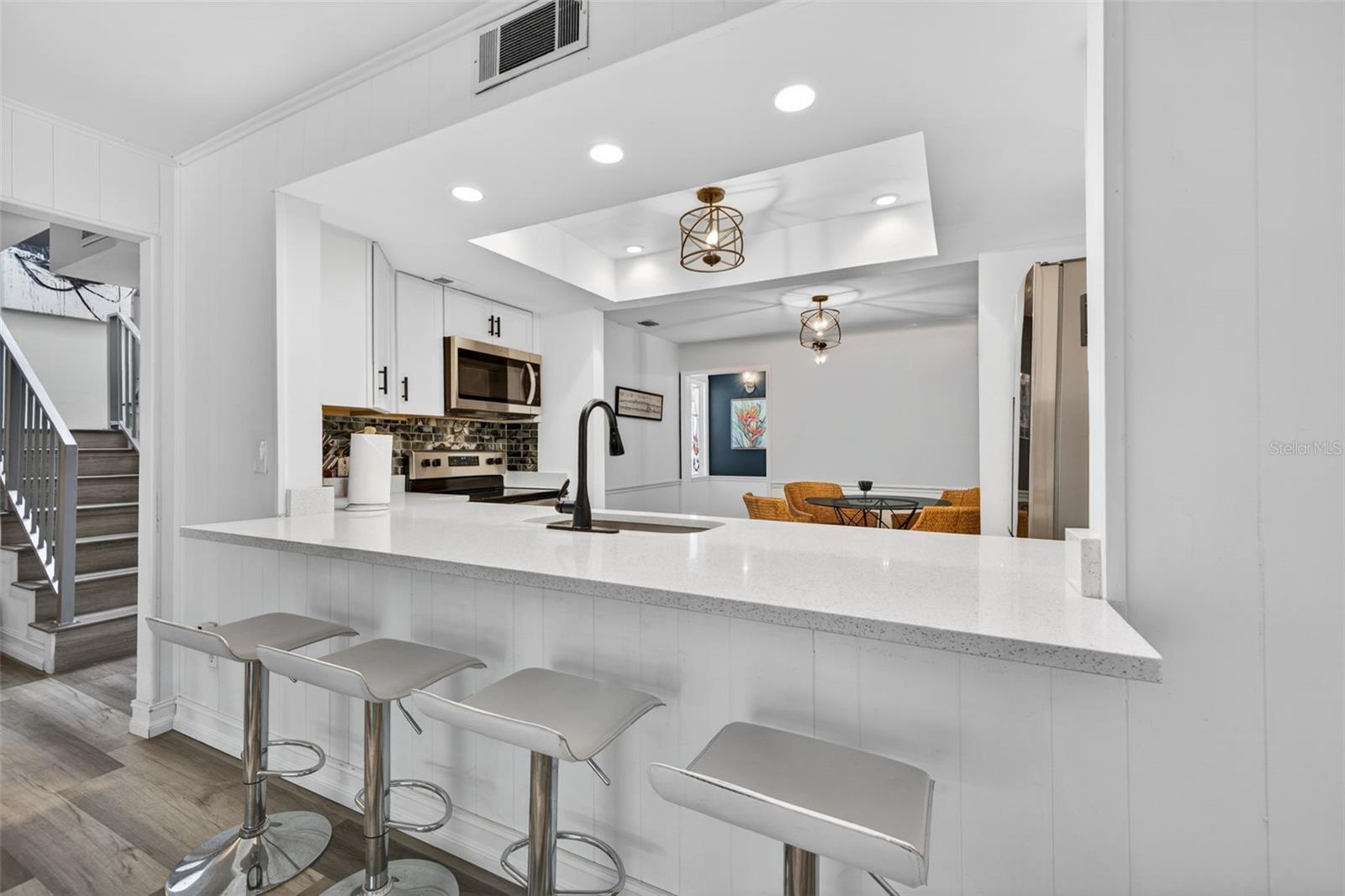8705 BAY POINTE DR