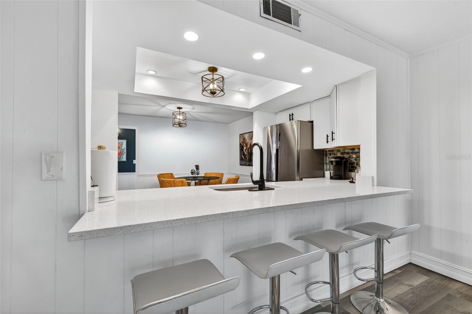 8705 BAY POINTE DR