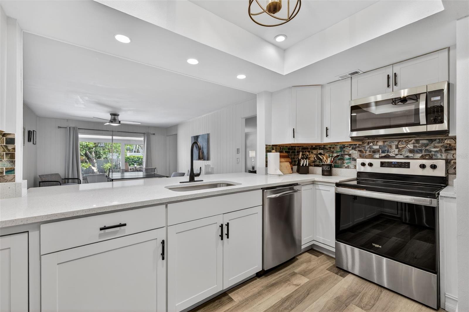 8705 BAY POINTE DR