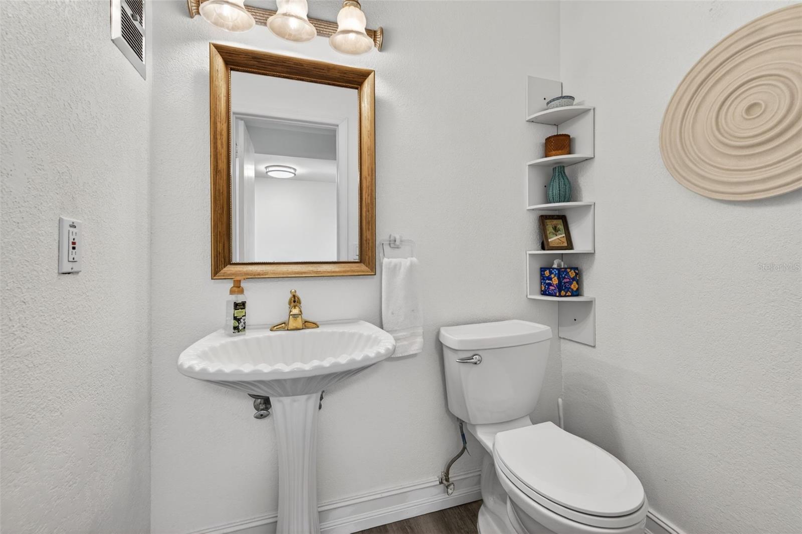 8705 BAY POINTE DR