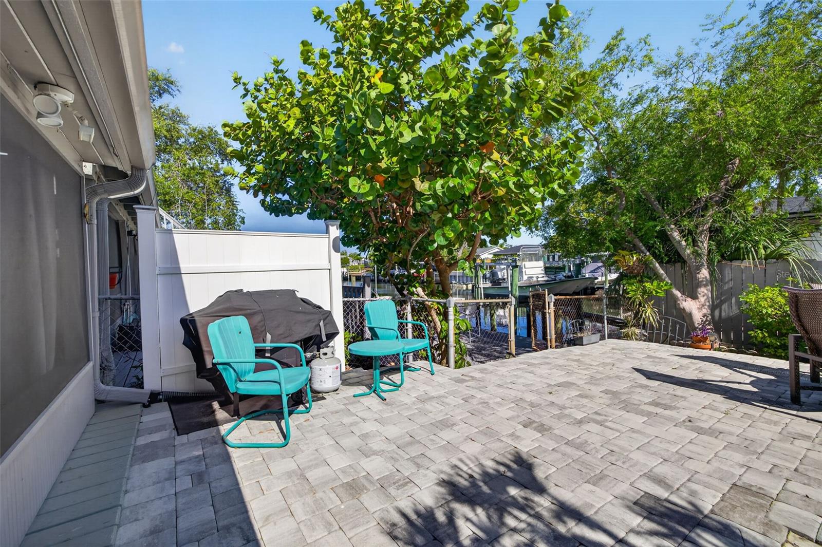 8705 BAY POINTE DR