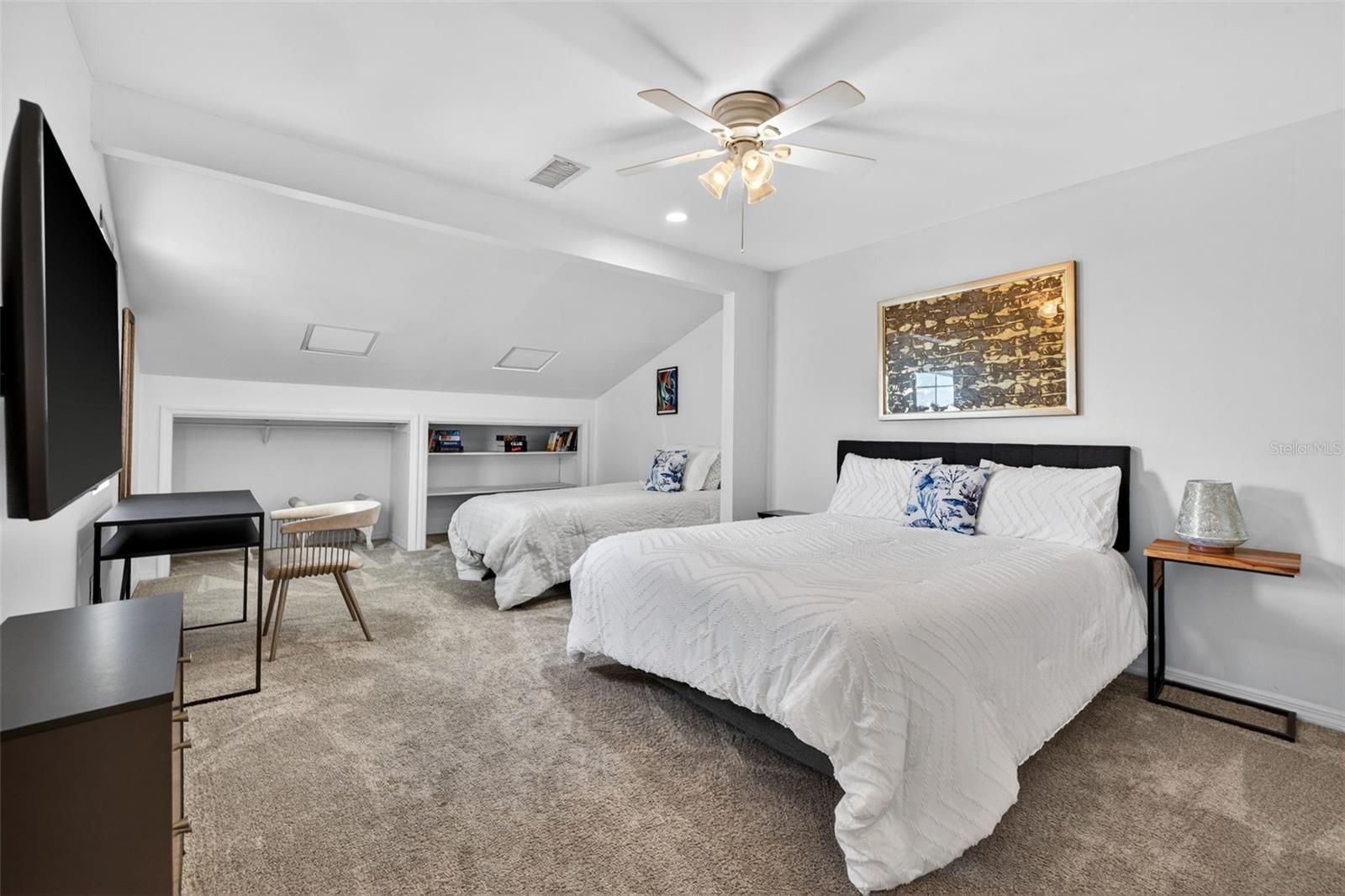 8705 BAY POINTE DR