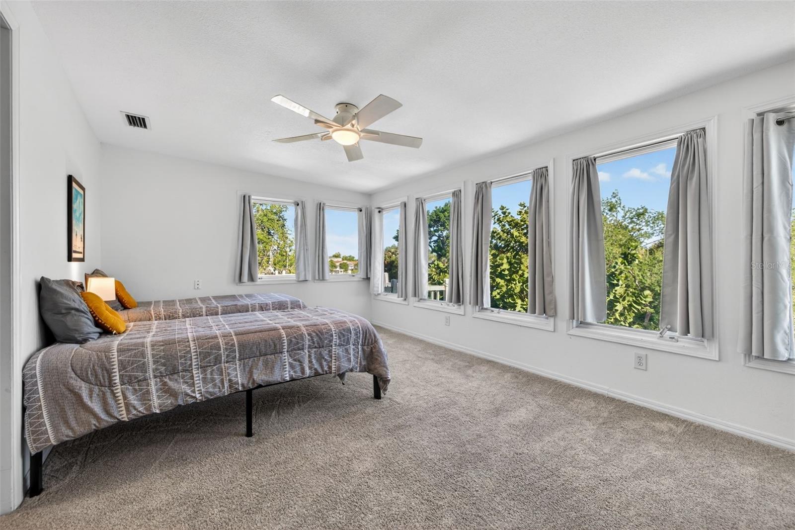 8705 BAY POINTE DR