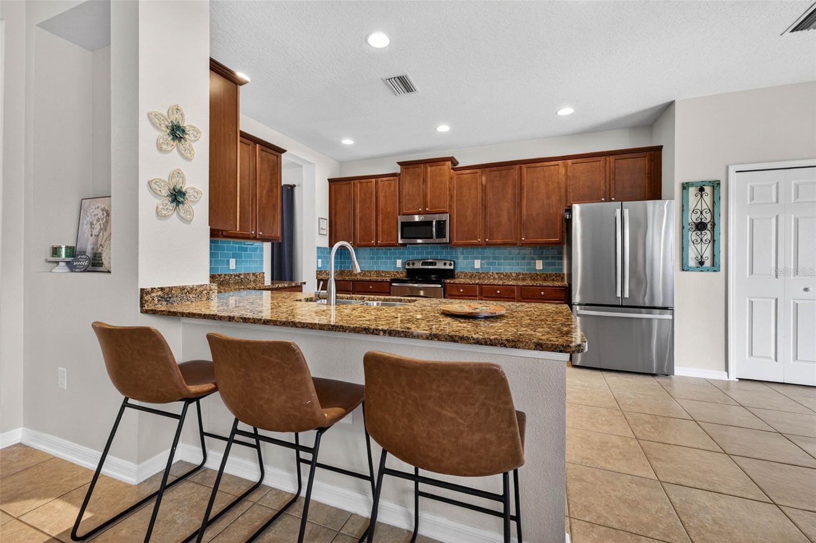 9634 OAK GLADE AVE