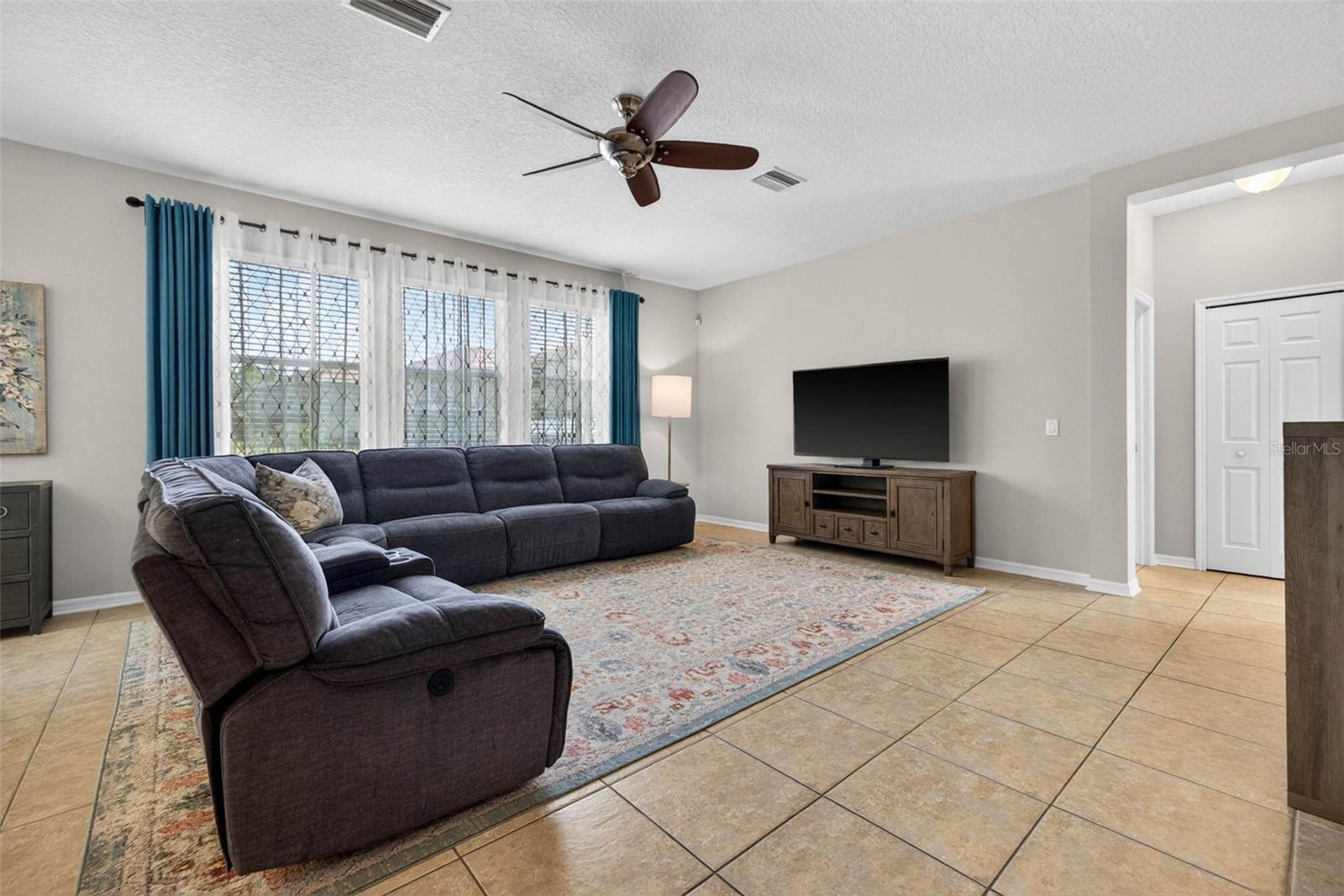 9634 OAK GLADE AVE