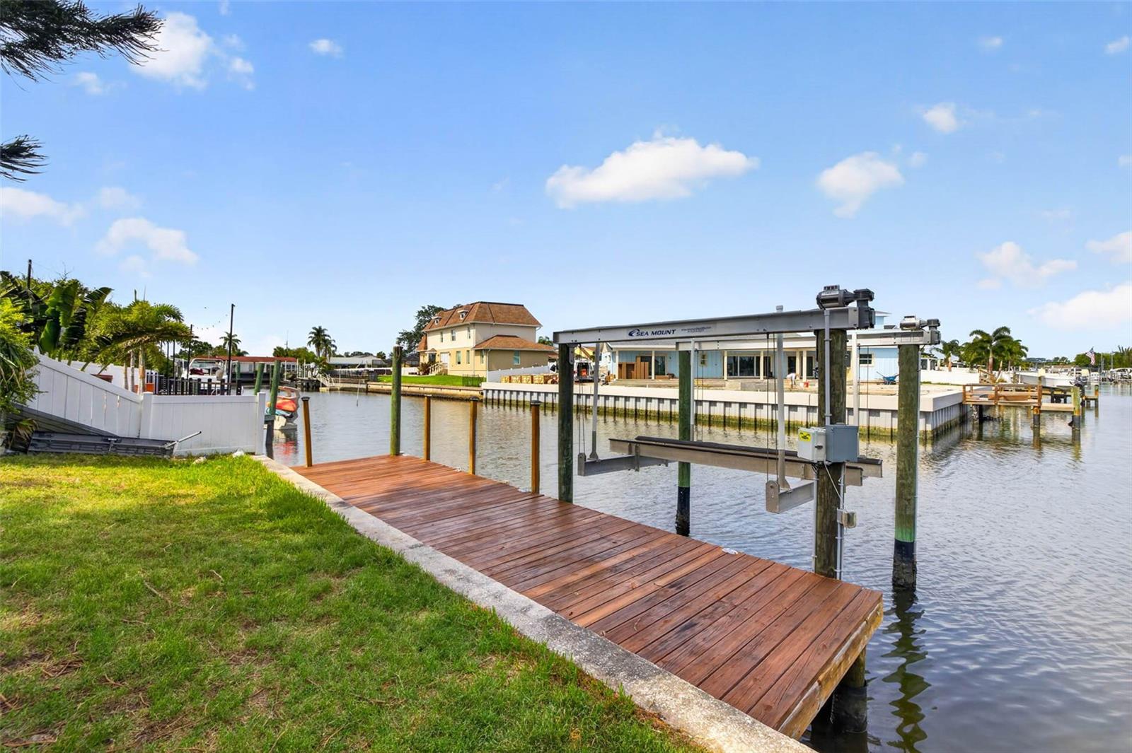 4623 BAY CREST DR