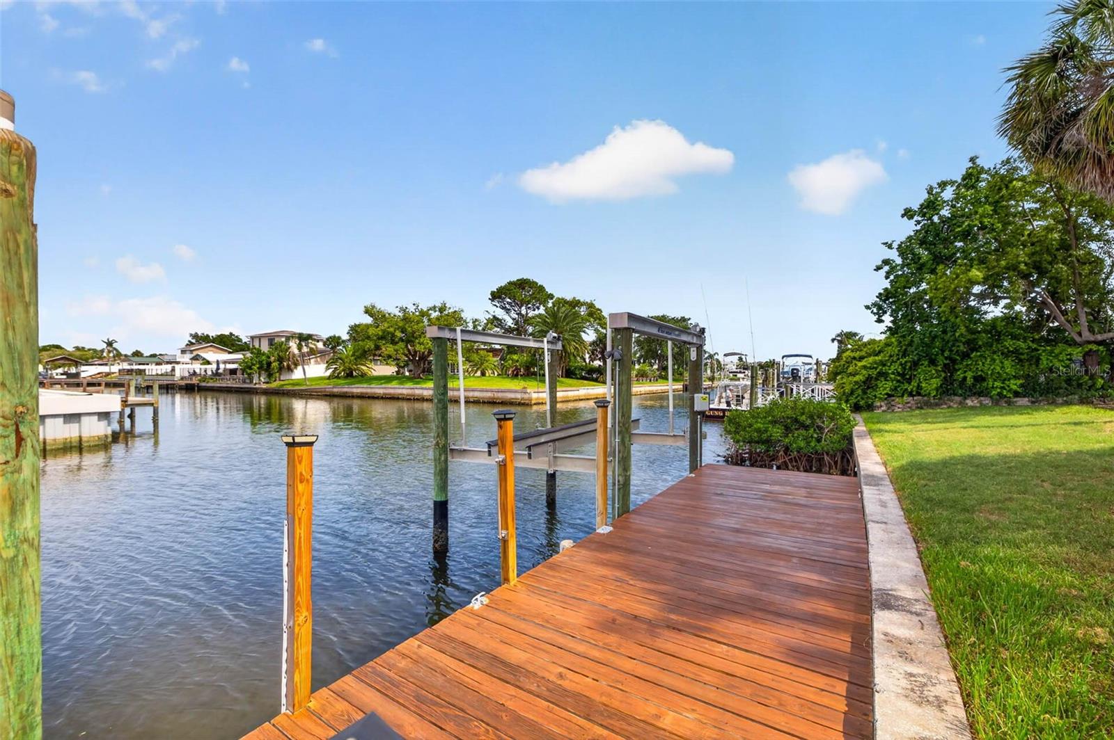 4623 BAY CREST DR