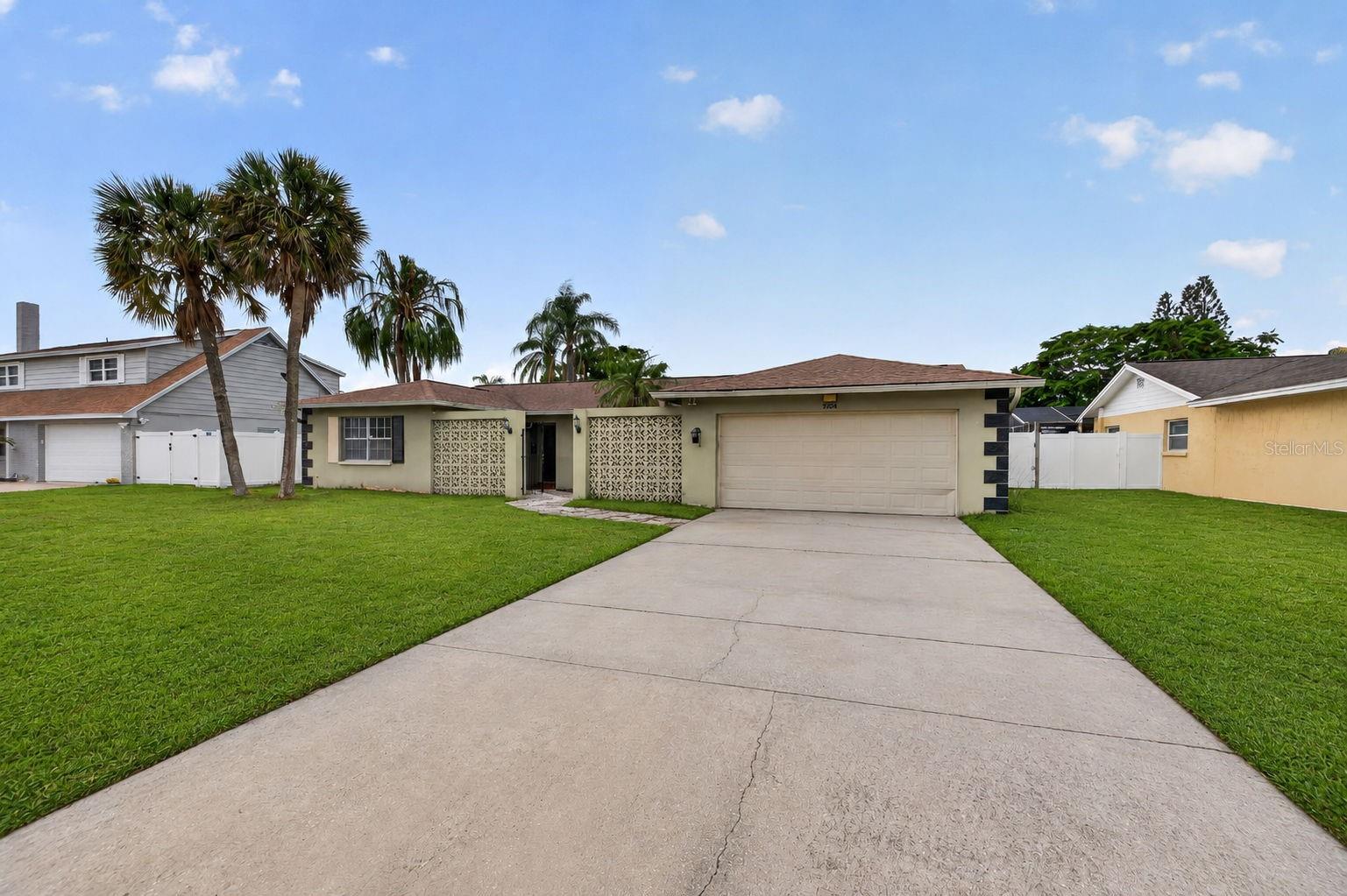 4724 SOAPSTONE DR