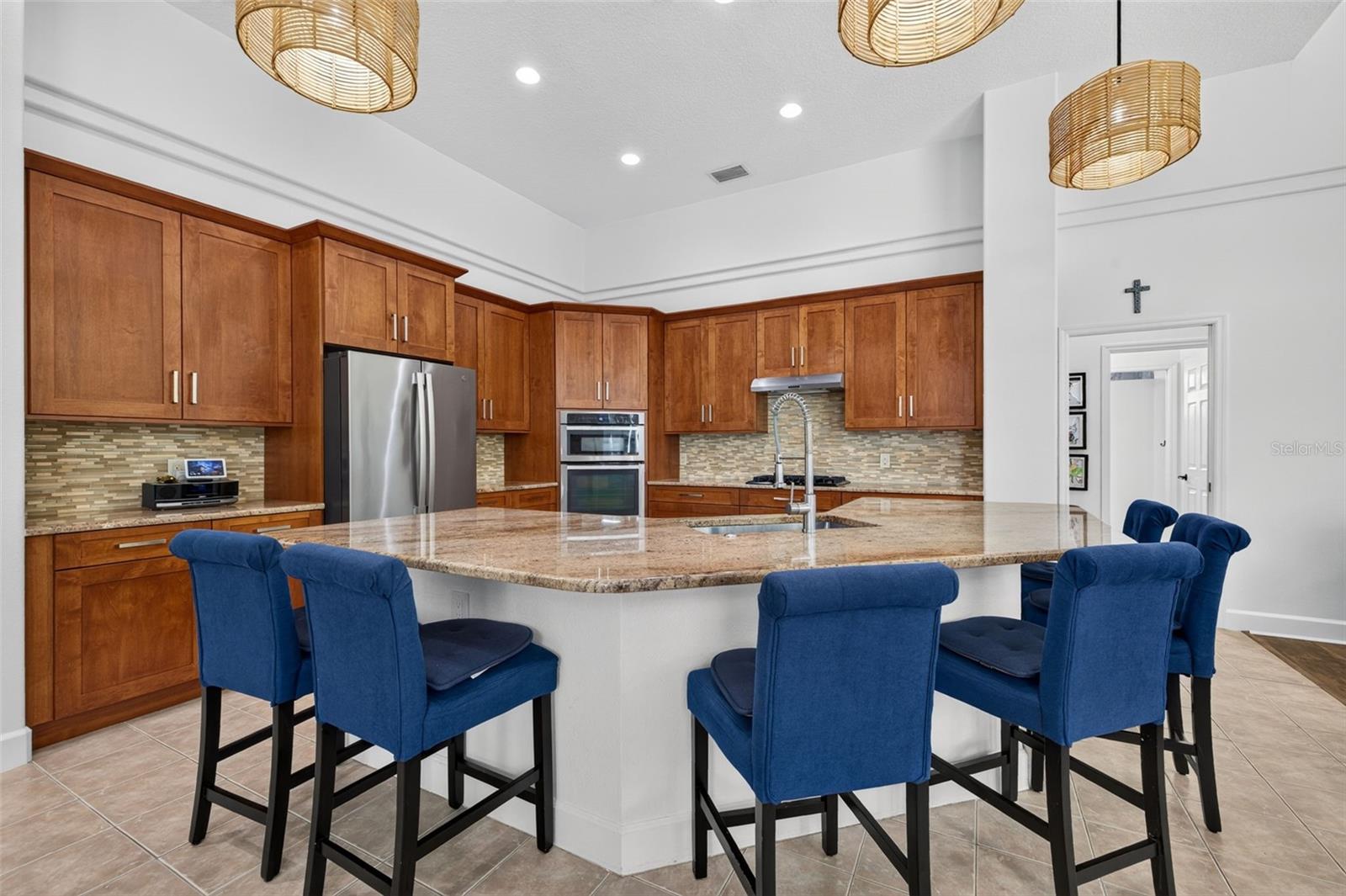 9136 HIGHLAND RIDGE WAY