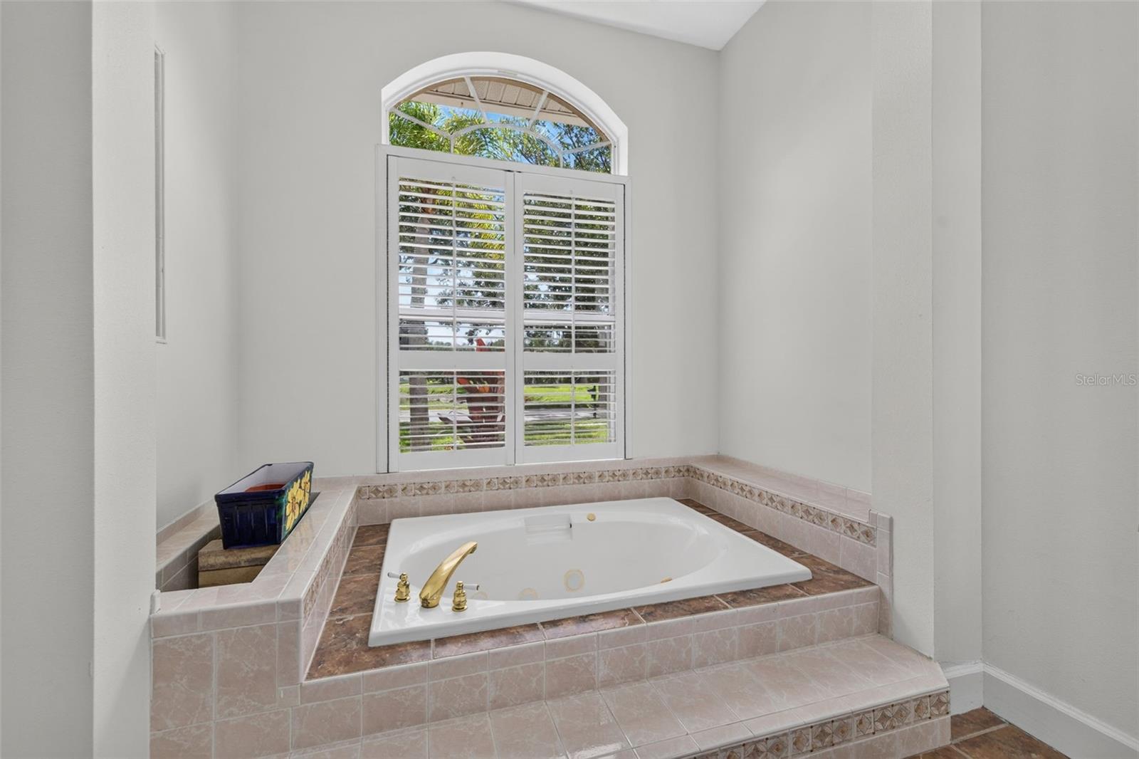9136 HIGHLAND RIDGE WAY